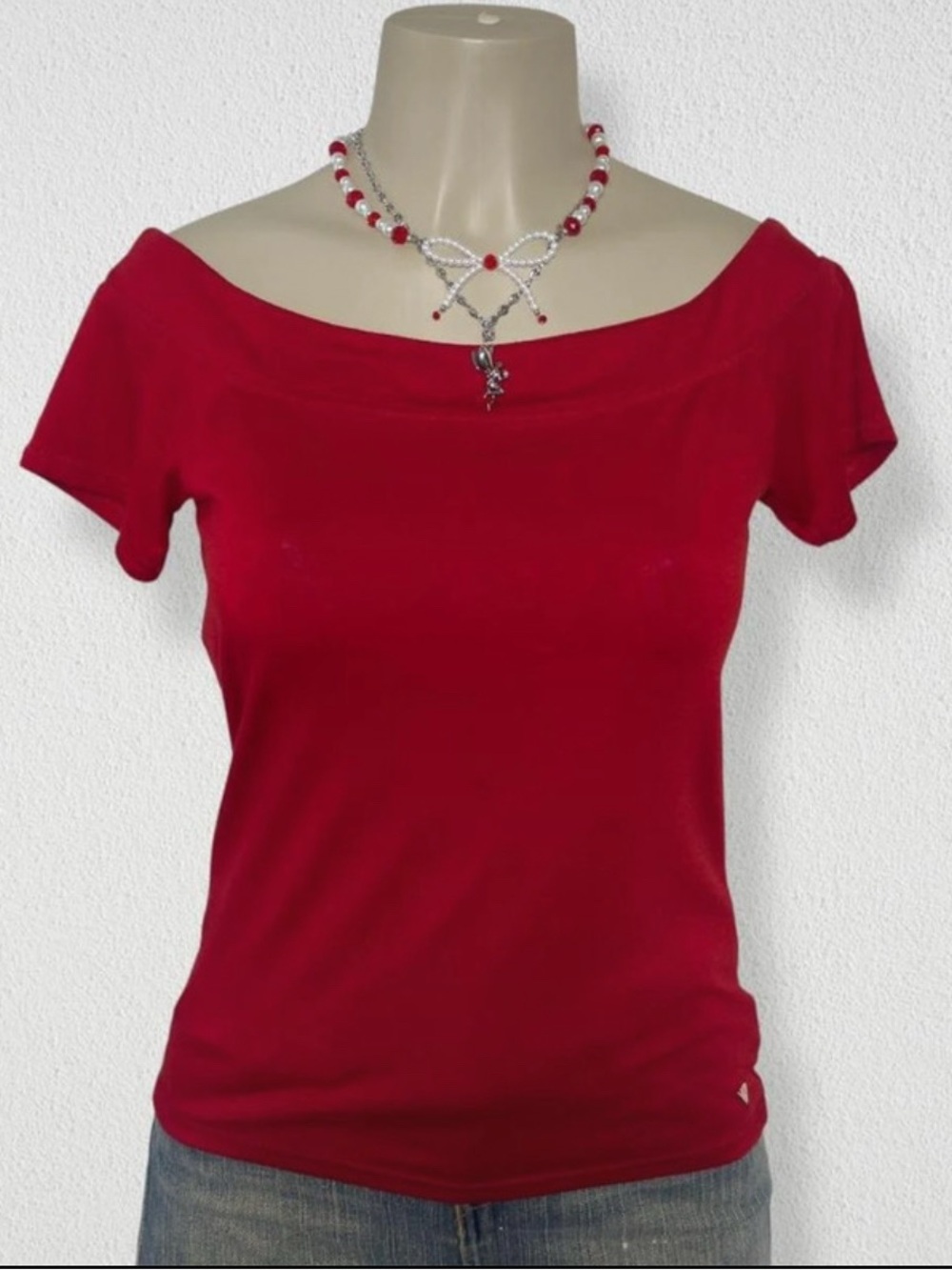 Guess Women's Red Off-Shoulder Short Sleeve Tee